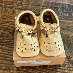 NIB First Steps Daisy T Strap Moccasins Sz. 6